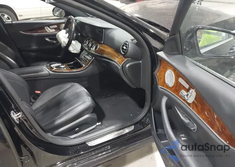 2019 Mercedes-Benz E 450 4Matic z USA, uszkodzony, nr VIN WDDZF6JB7KA660886